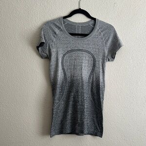Lululemon Swiftly Tech Short Sleeve- 8